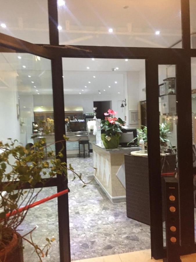 Hotel Piccari Nuova Gestione Rimini Exterior foto