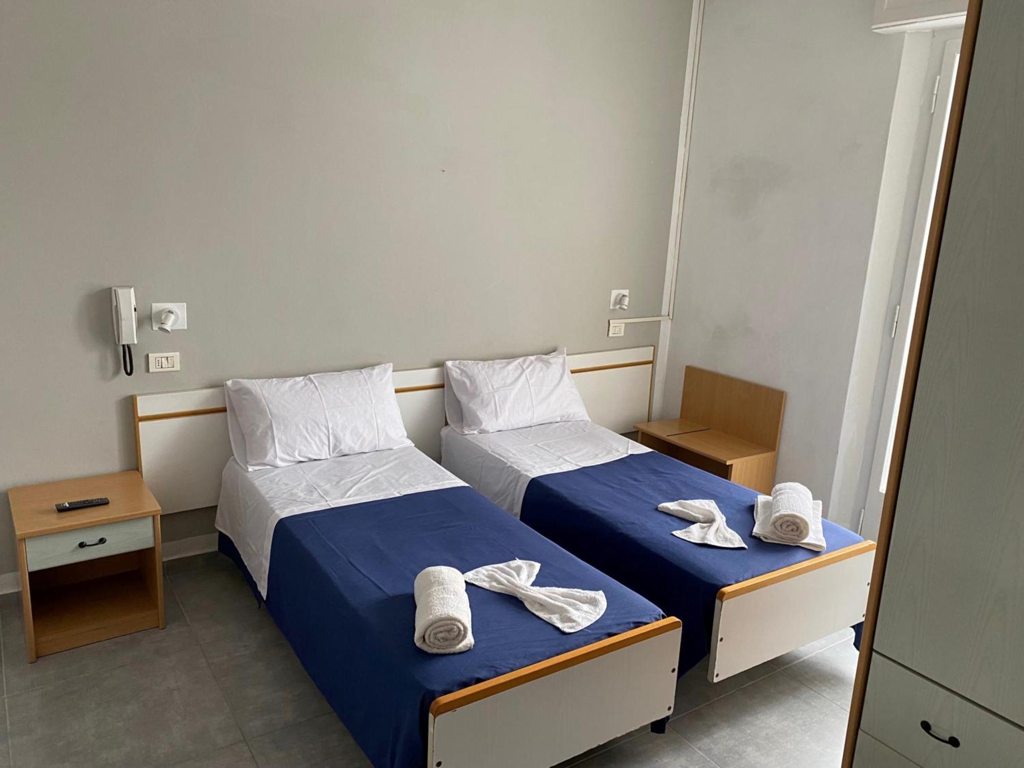Hotel Piccari Nuova Gestione Rimini Exterior foto
