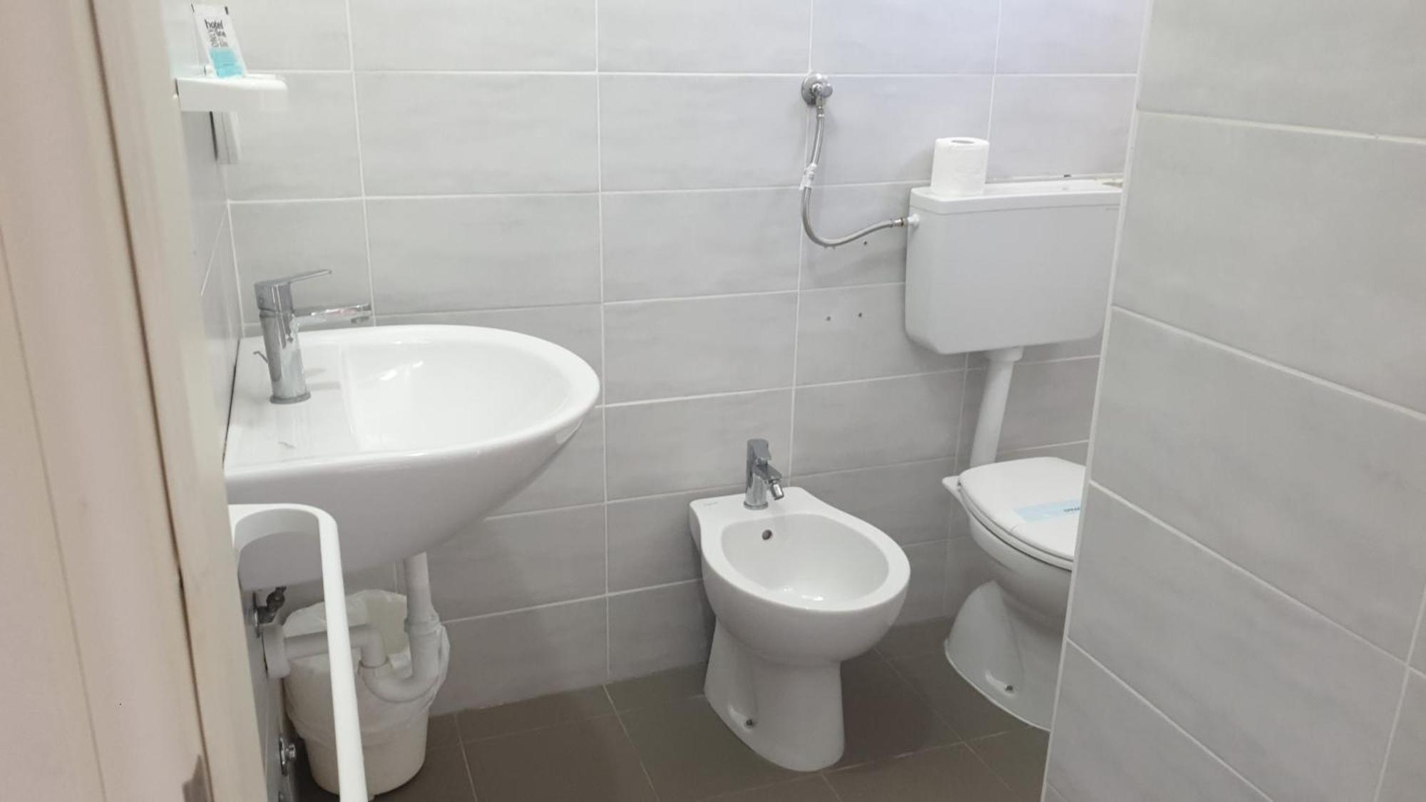 Hotel Piccari Nuova Gestione Rimini Exterior foto
